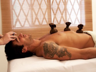 Los masajes con pindas como terapia de relajación